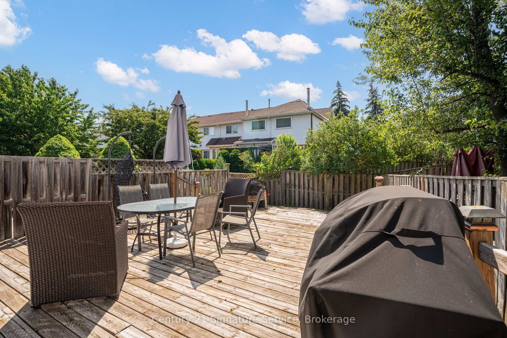 2755 Lindholm Crescent photo 48