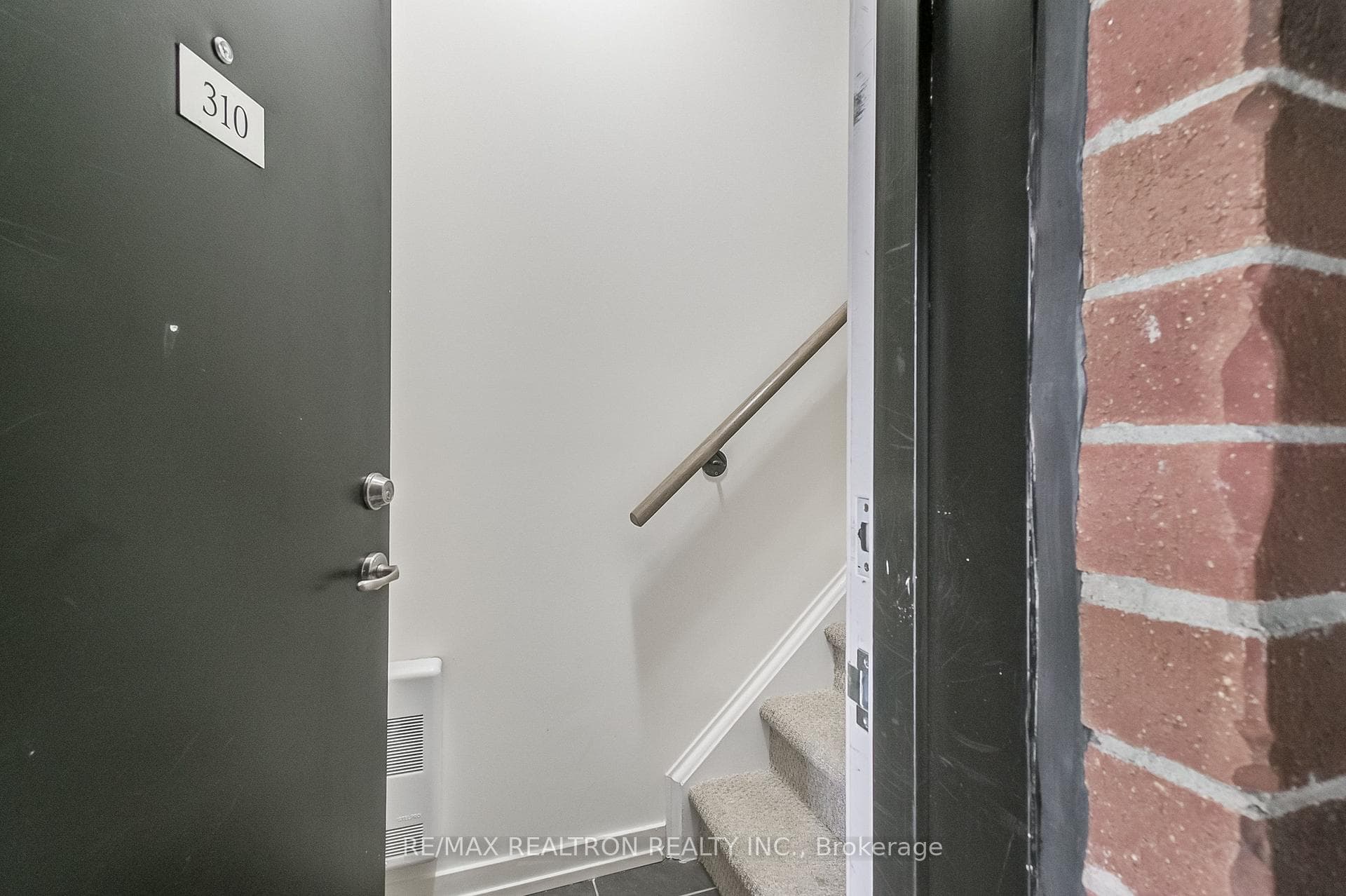 2 Linsmore Place Unit 310 photo 9