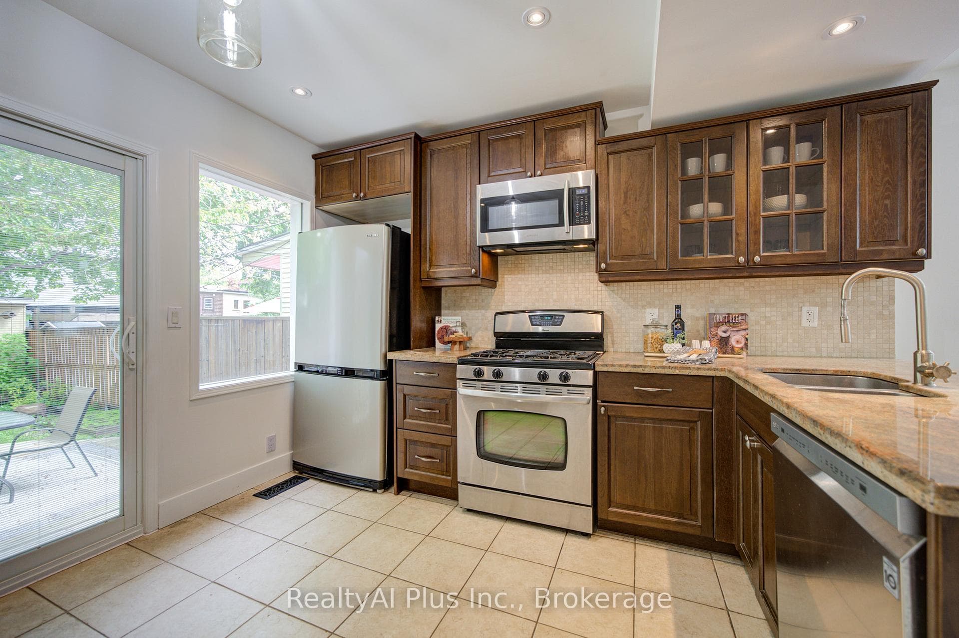 14 Athletic Avenue photo 13