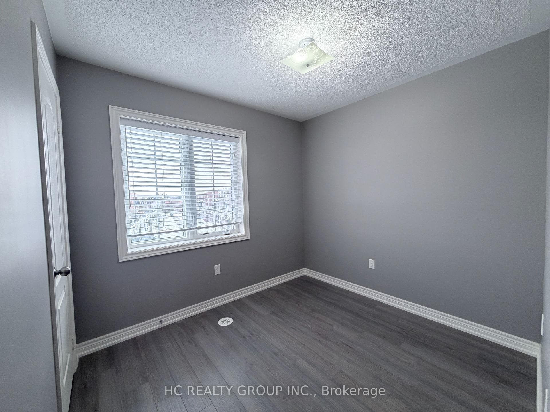 152 Roy Grove Way photo 14