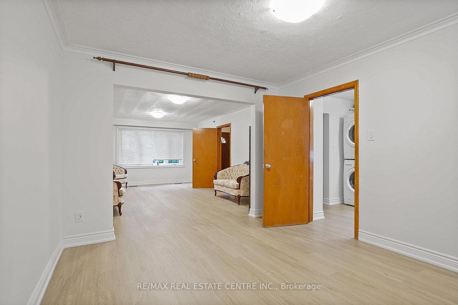482 Rhodes Avenue photo 16
