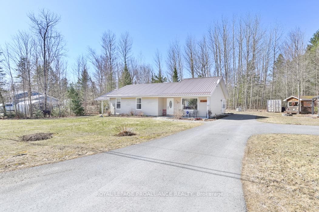 35 Denison Drive photo 2