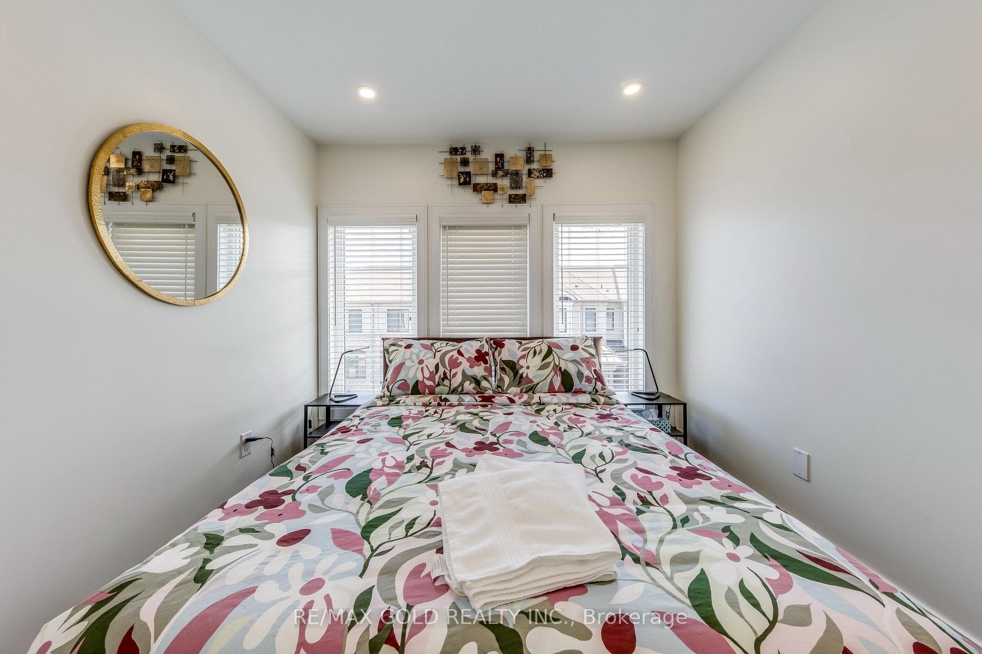 561 Mermaid Crescent photo 35
