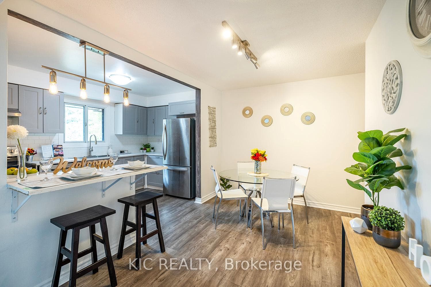 1100 Oxford Street Unit 27 photo 5