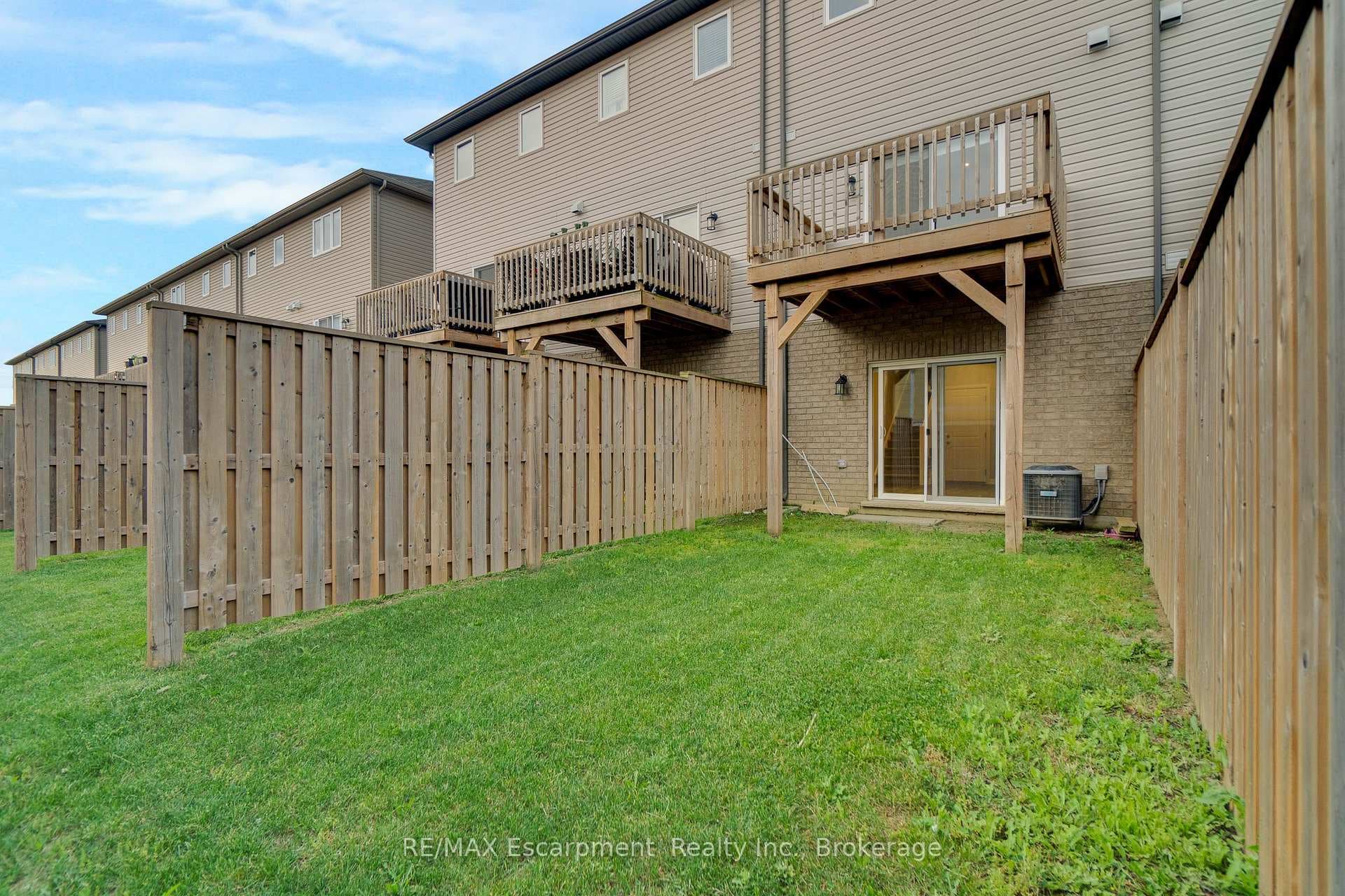 53 Aquarius Crescent photo 32