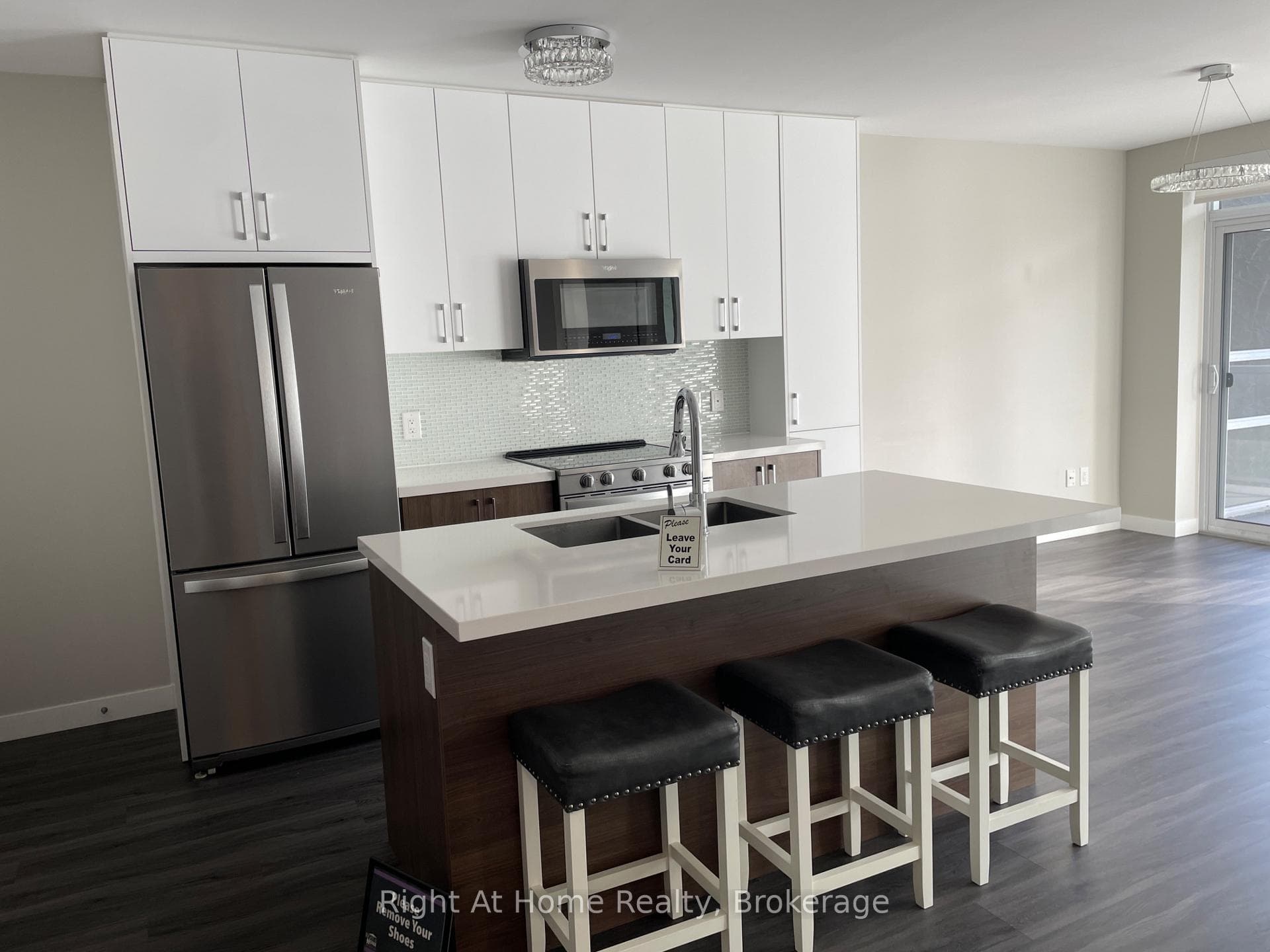 455 Charlton Avenue Unit 606 photo 8
