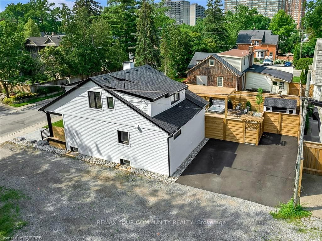 1379 CAROLINE Street photo 37