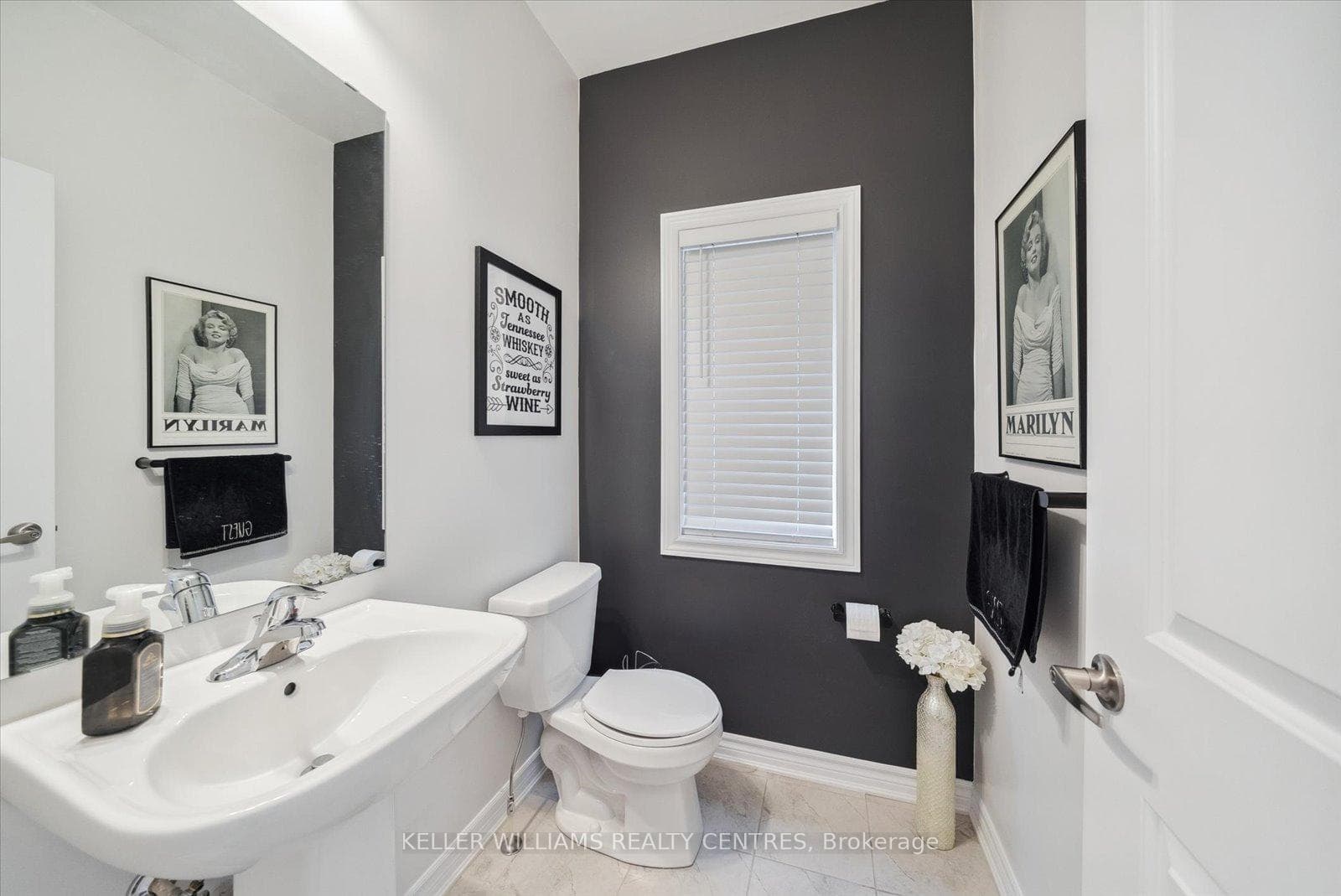 1001 Barton Way photo 15