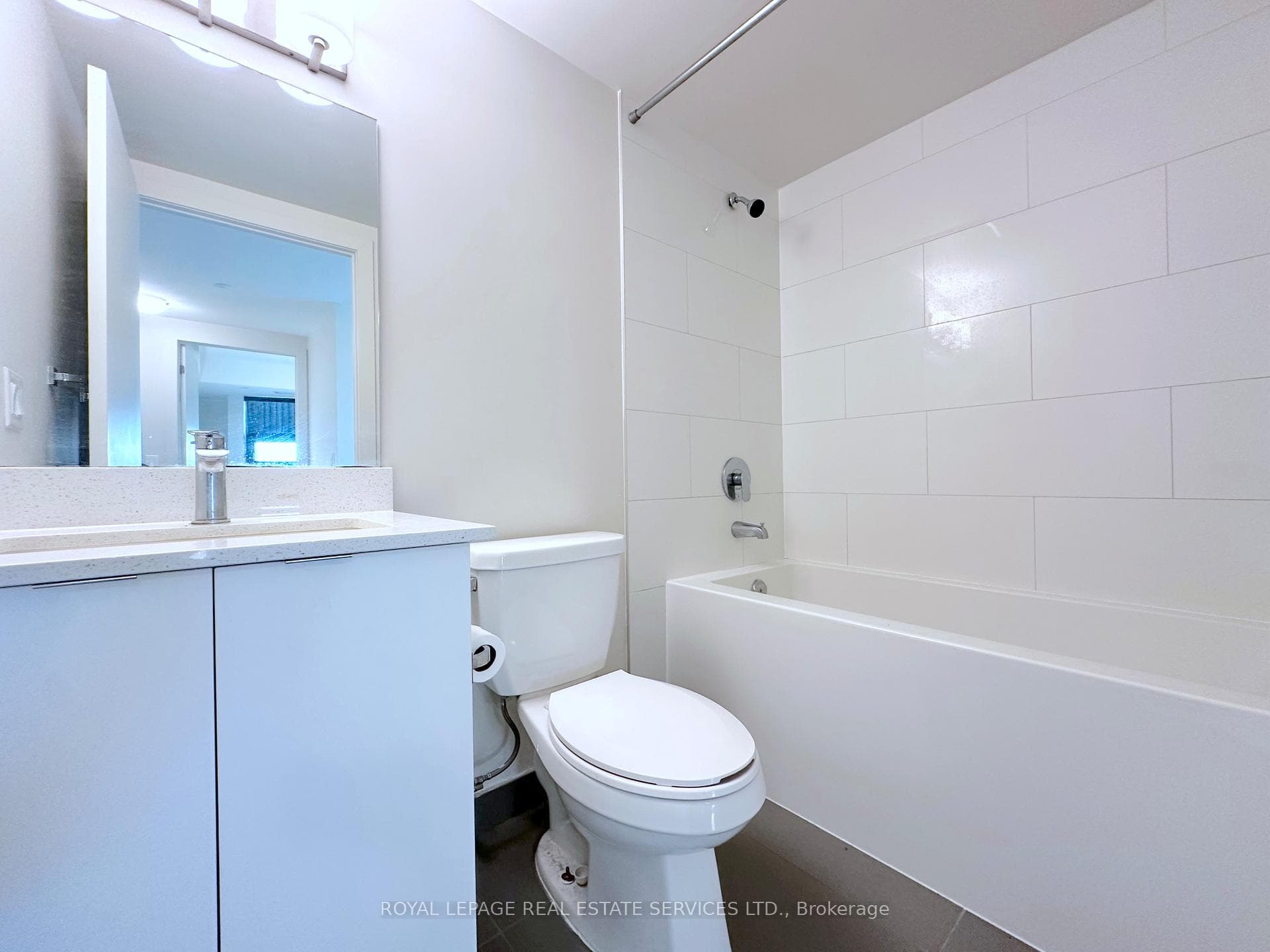3385 Dundas Street Unit 608 photo 14