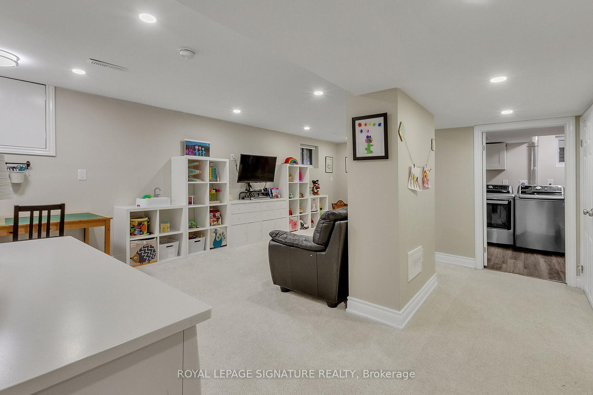 3373 Tallmast Crescent photo 20