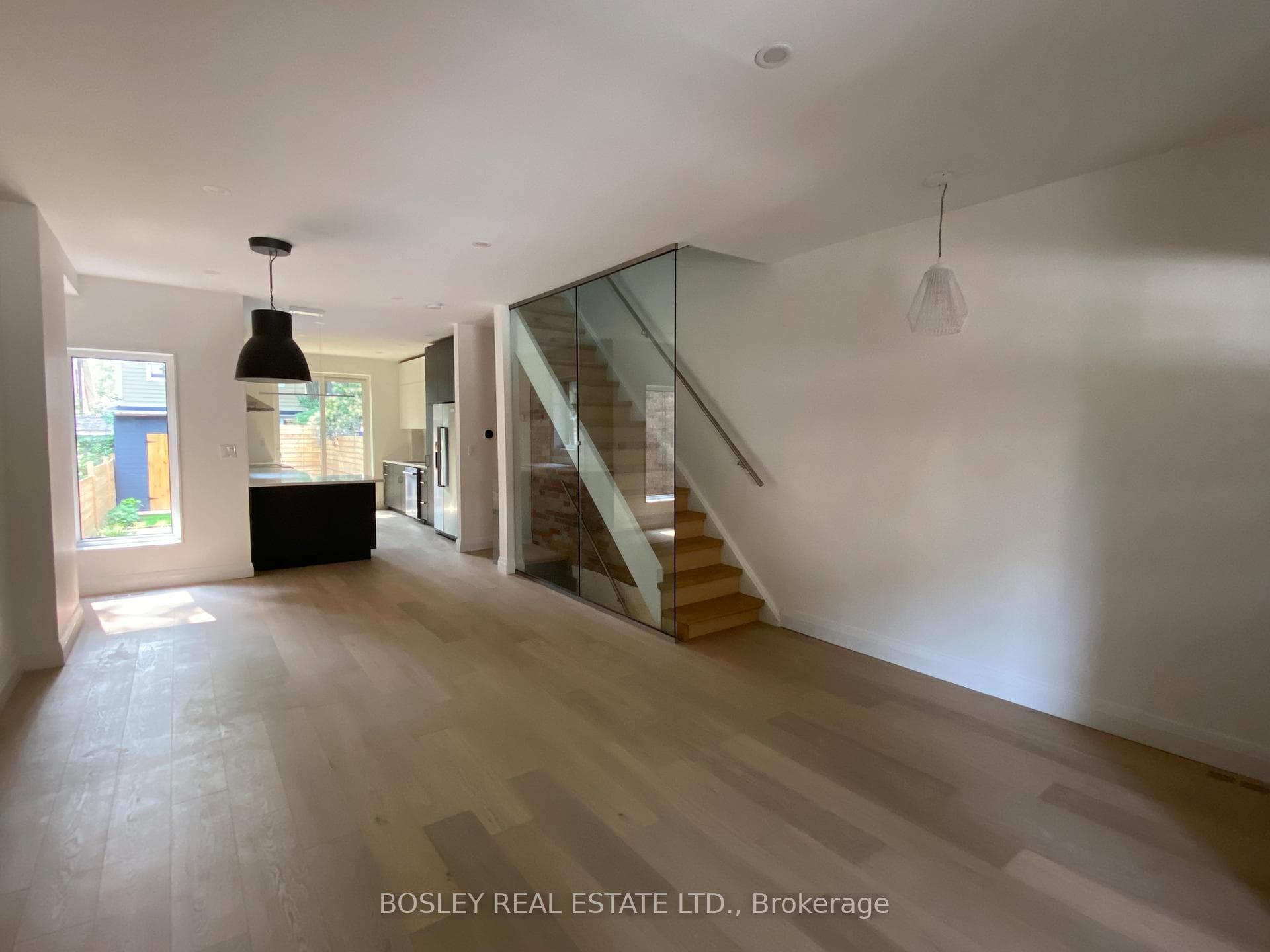 78 Kingsmount Park Road photo 4
