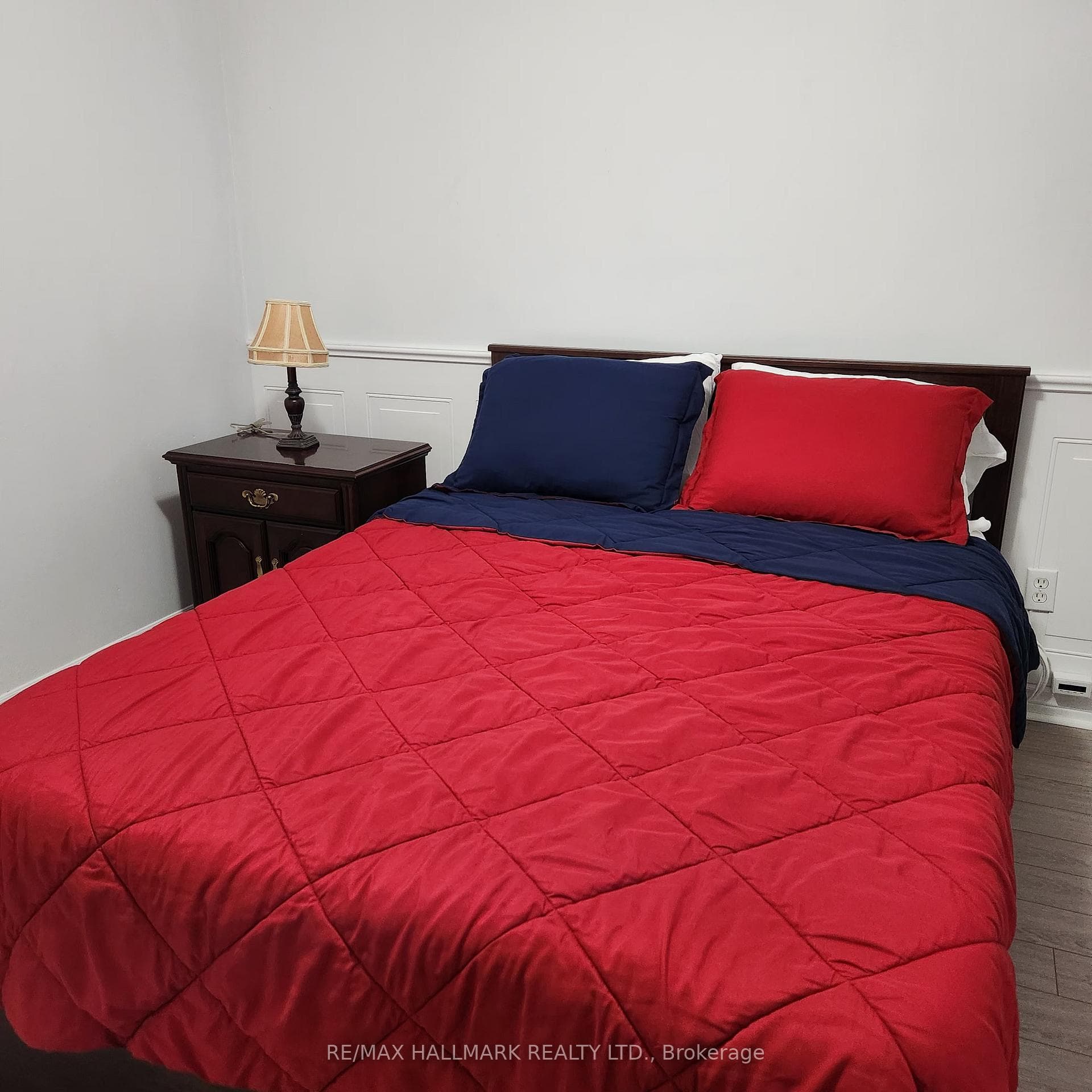 4508 Ryerson Crescent Unit Upper photo 13