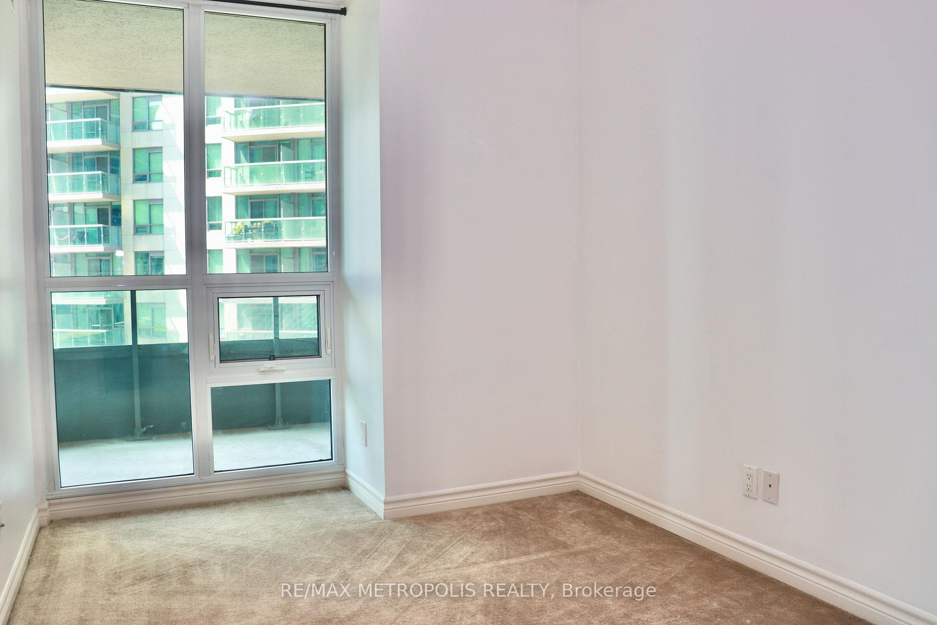 19 Grand Trunk Crescent Unit 815 photo 8