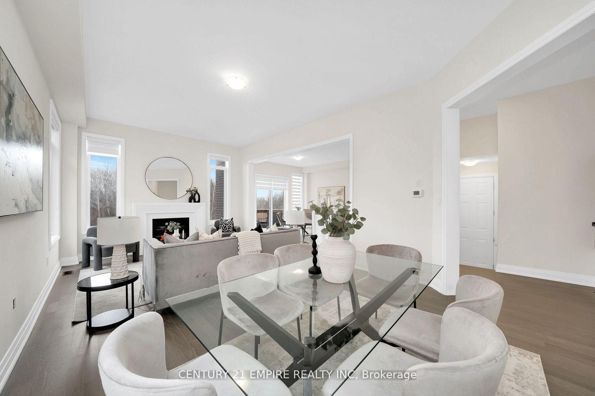 210 Ferragine Crescent photo 8