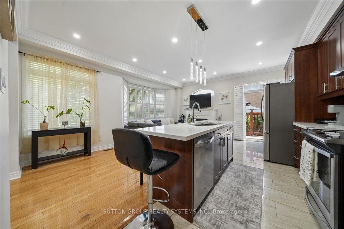 3348 Sunlight Street photo 8
