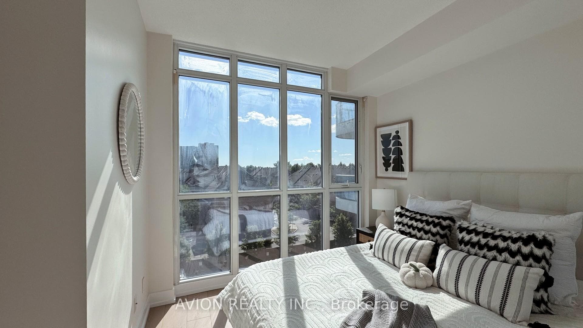 9471 Yonge Street Unit 532 photo 18