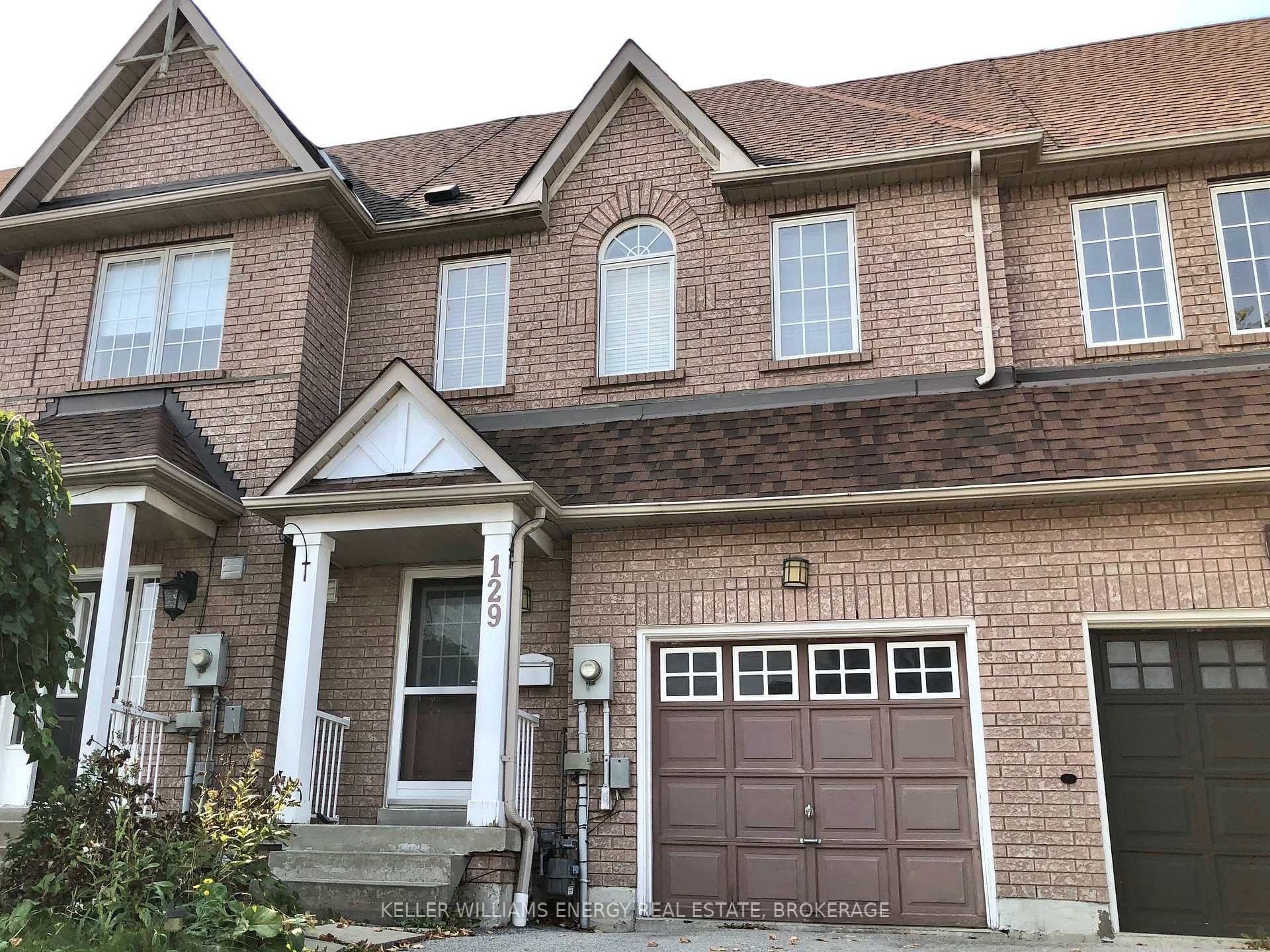 129 Stokely Crescent photo 3