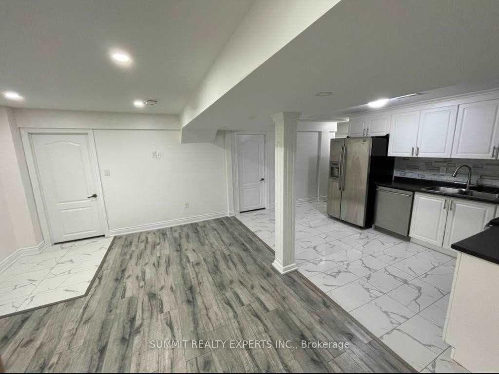 7 Hawtrey Road photo 24