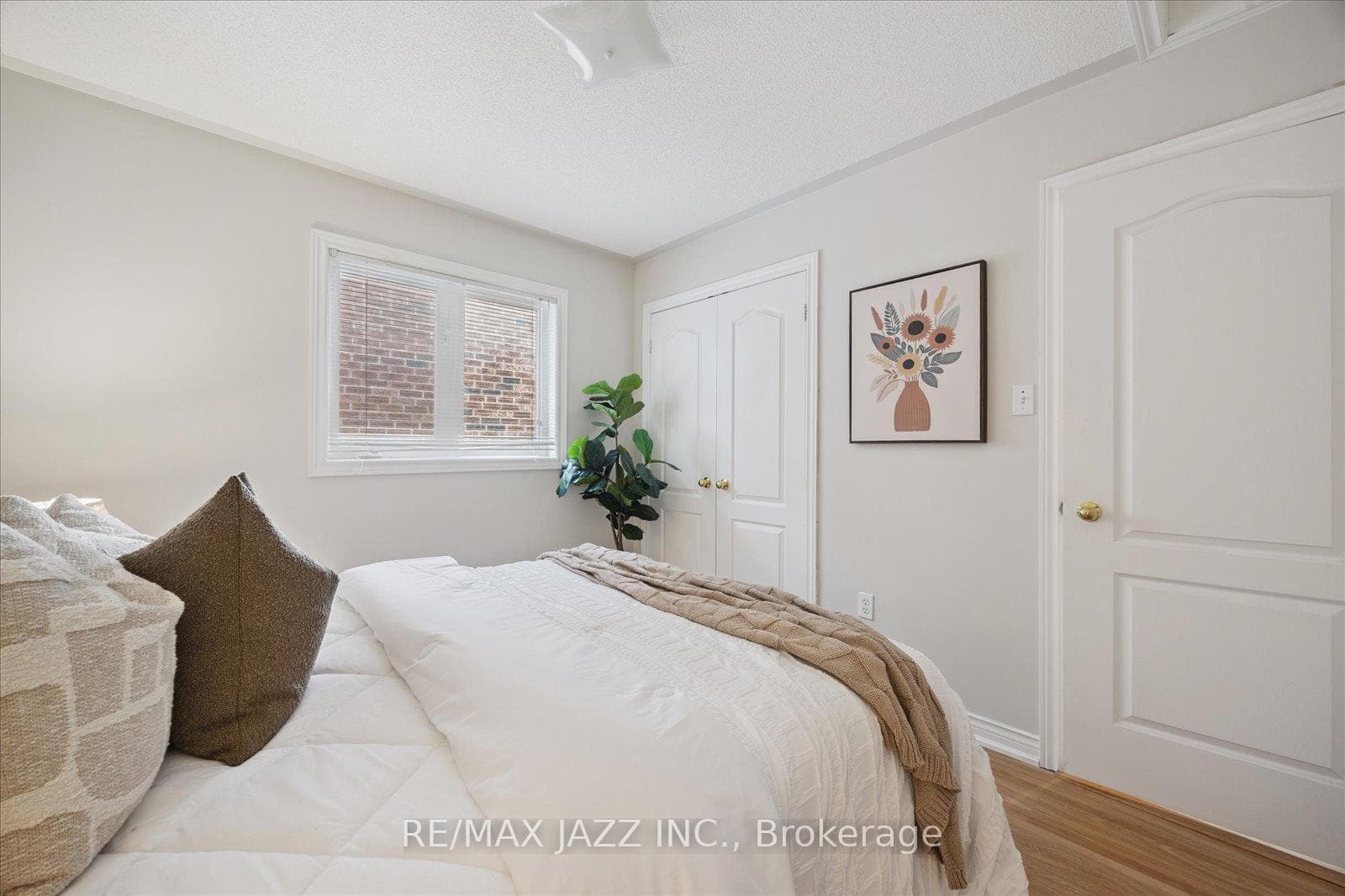 12 Lacroix Court photo 31
