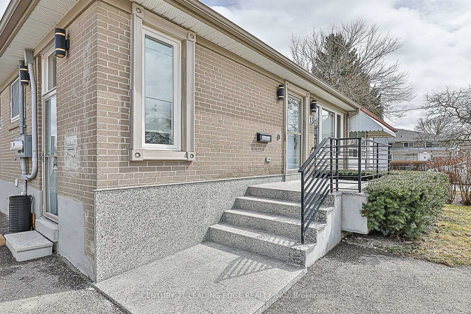 13 Richardson Drive photo 3