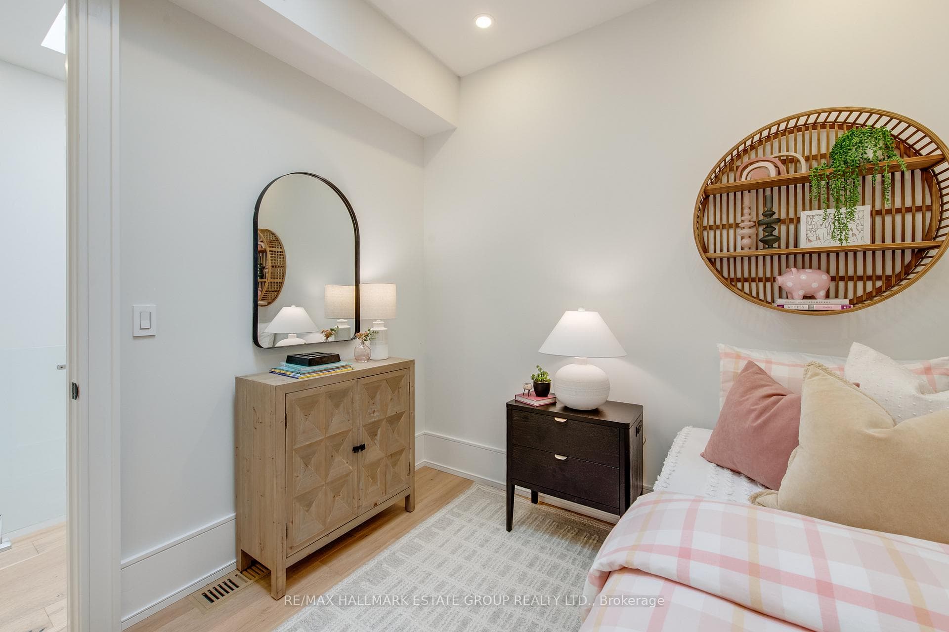44 Waverley Road photo 31