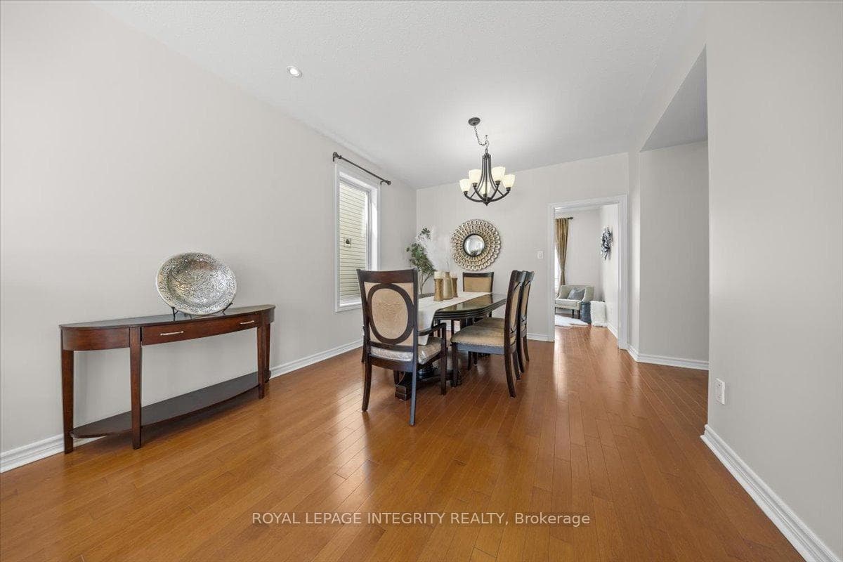 650 New Liskeard Crescent photo 5