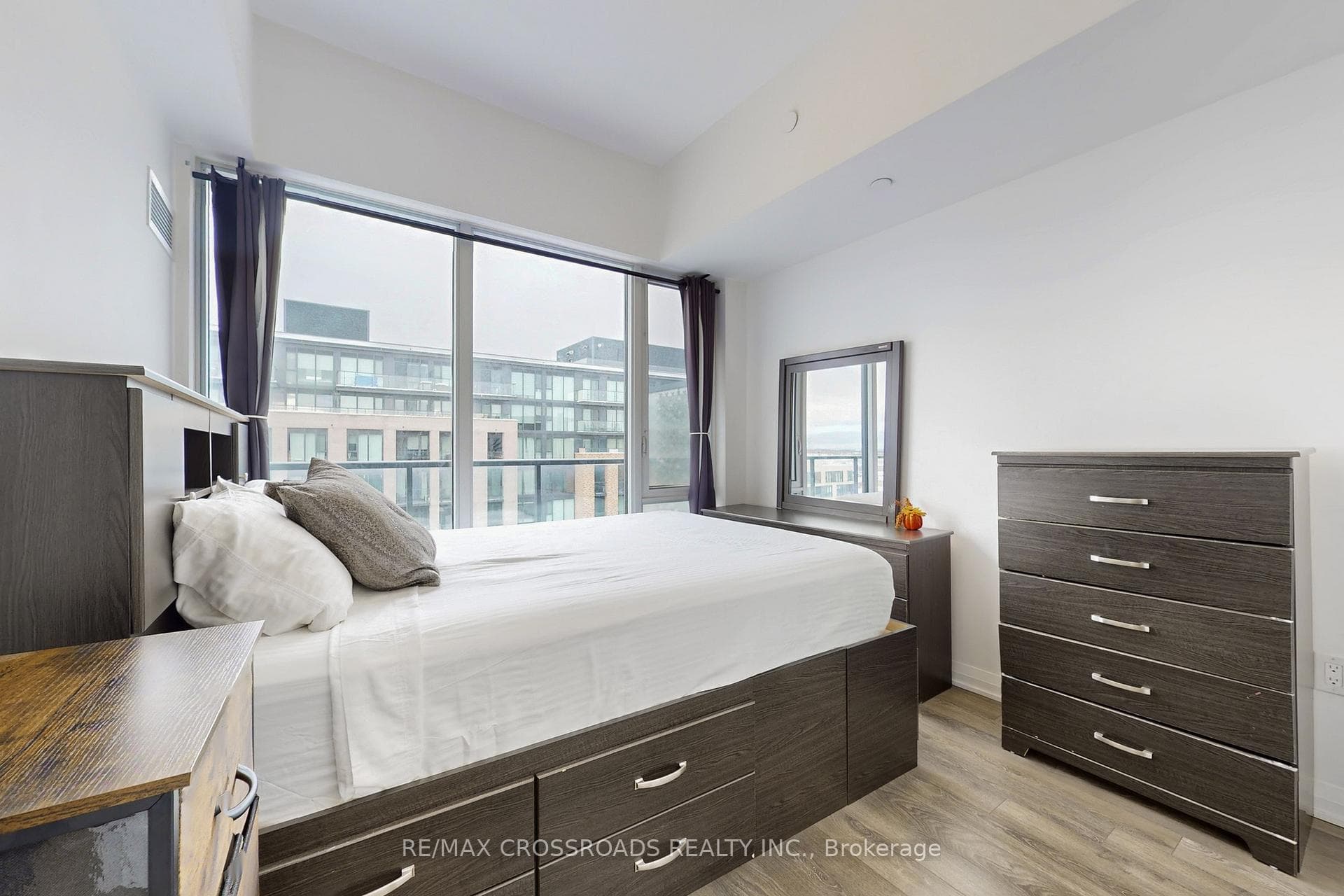 99 Eagle Rock Way Unit 823 photo 9