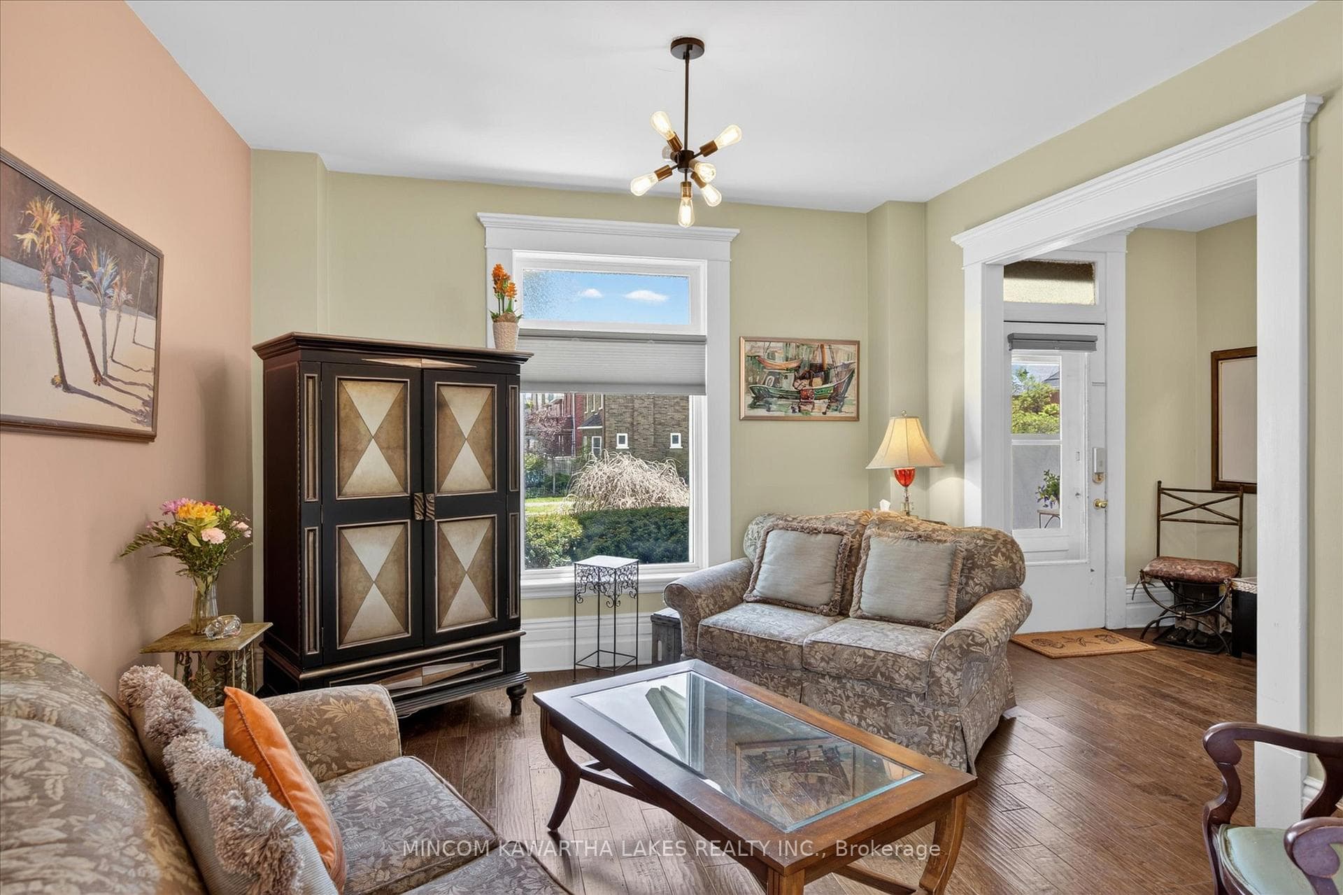494 Charlotte Street photo 9