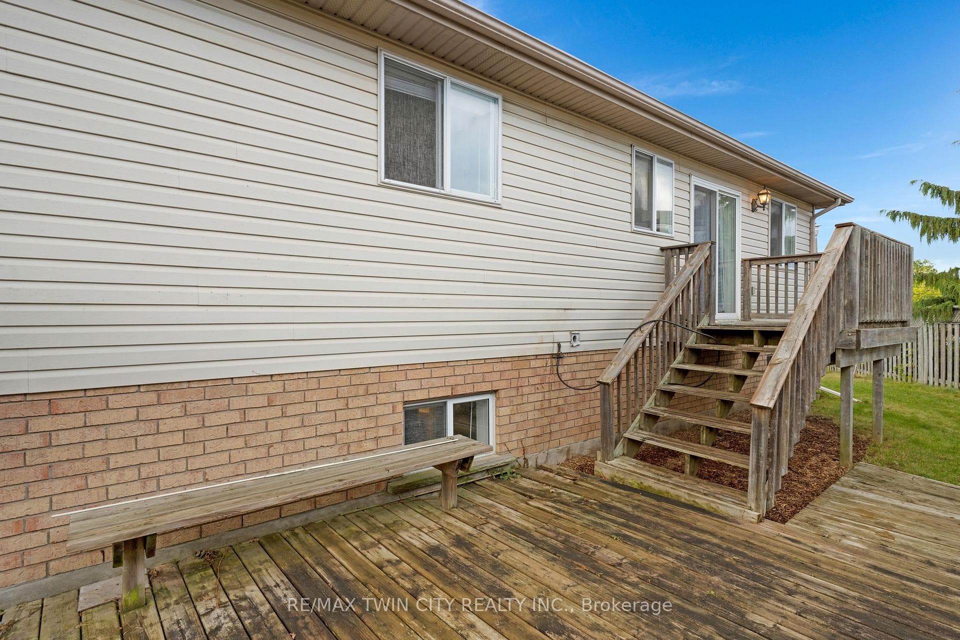 175 Stirling Macgregor Drive photo 38