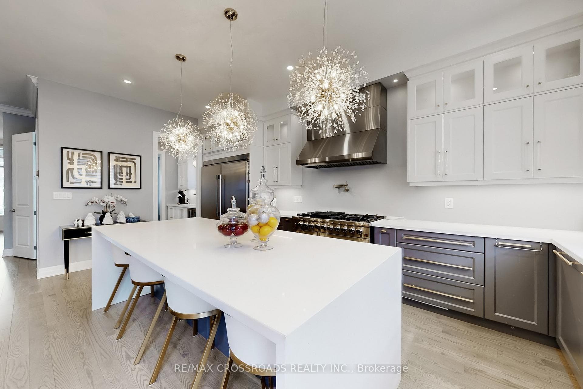 9 KINGKNOLL Crescent photo 12