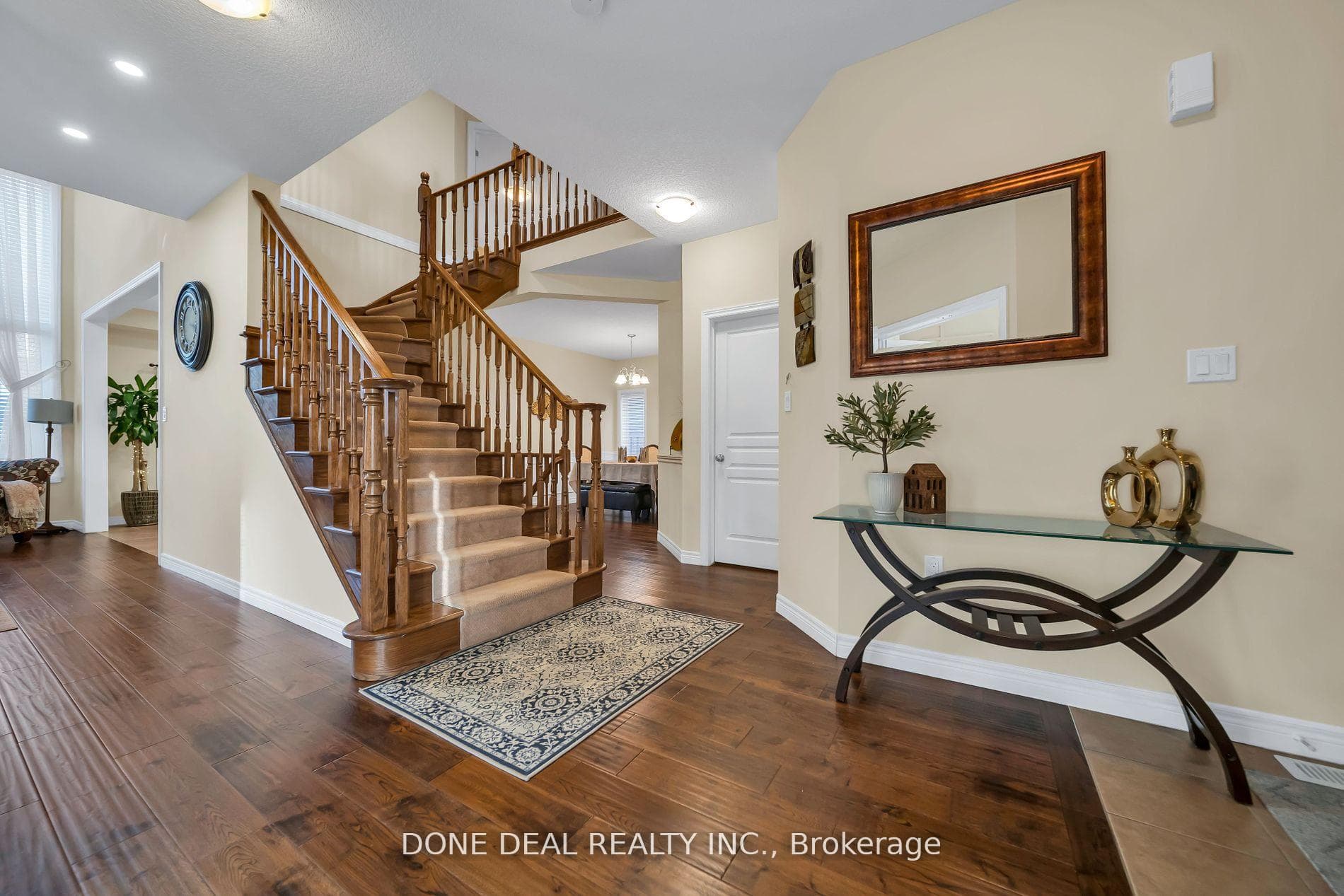 21 Bellagio Avenue photo 5