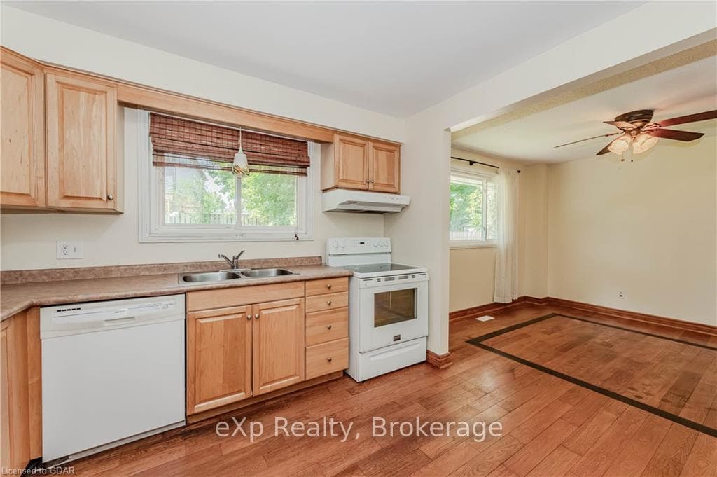 30 GATEWAY Drive photo 9