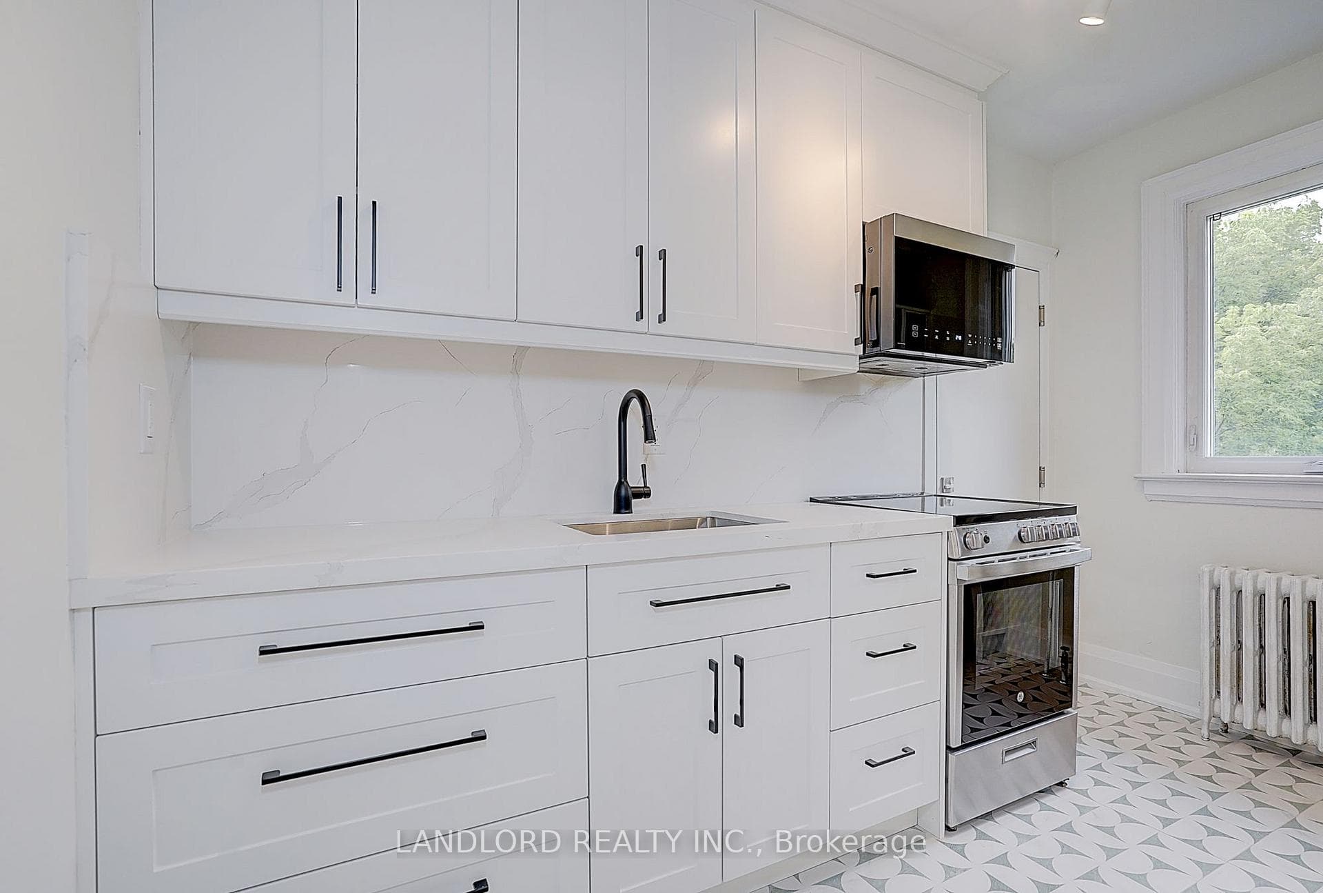 2520 Bloor Street Unit 12 photo 18