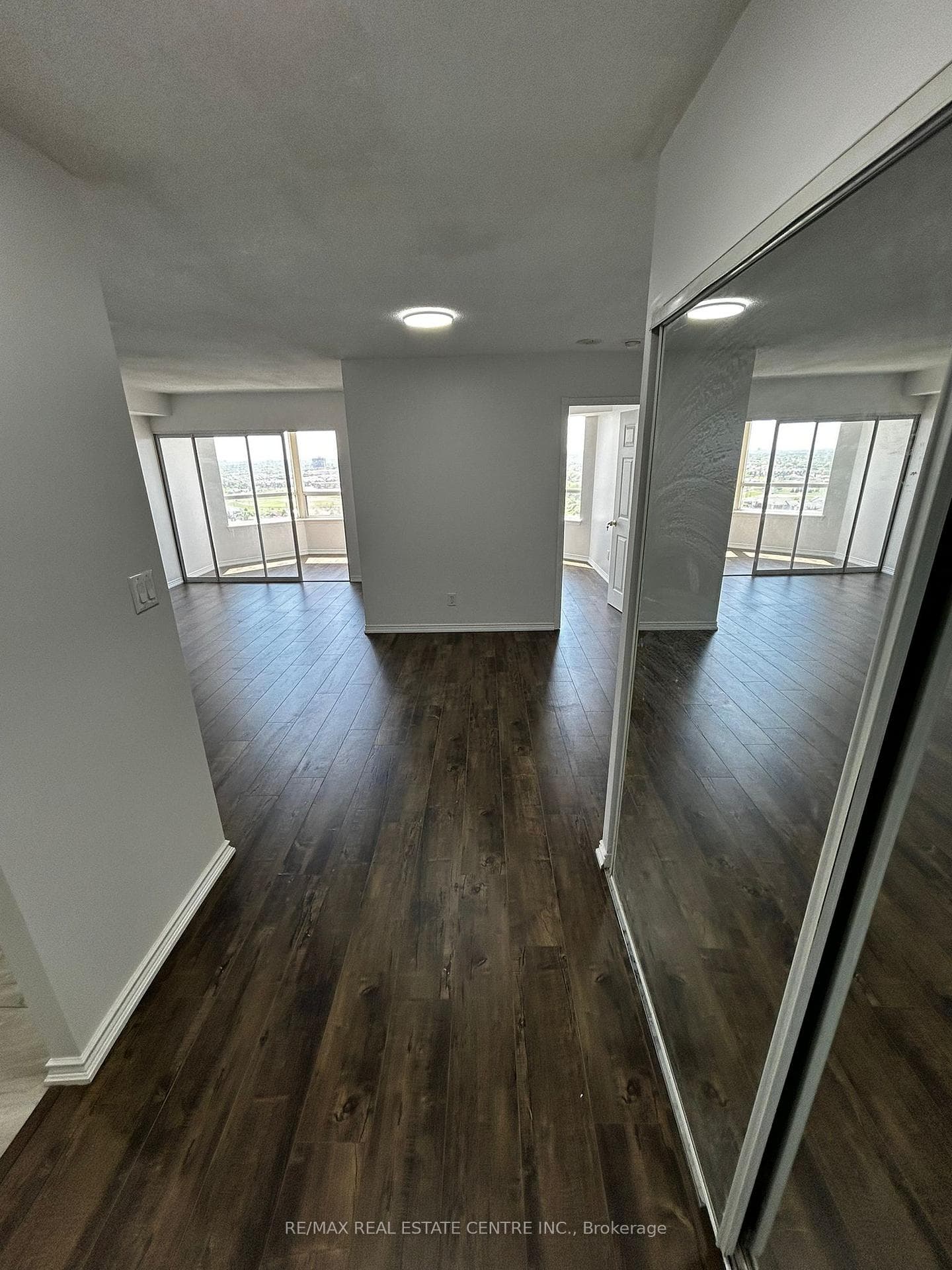 135 Hillcrest Avenue Unit 2210 photo 7