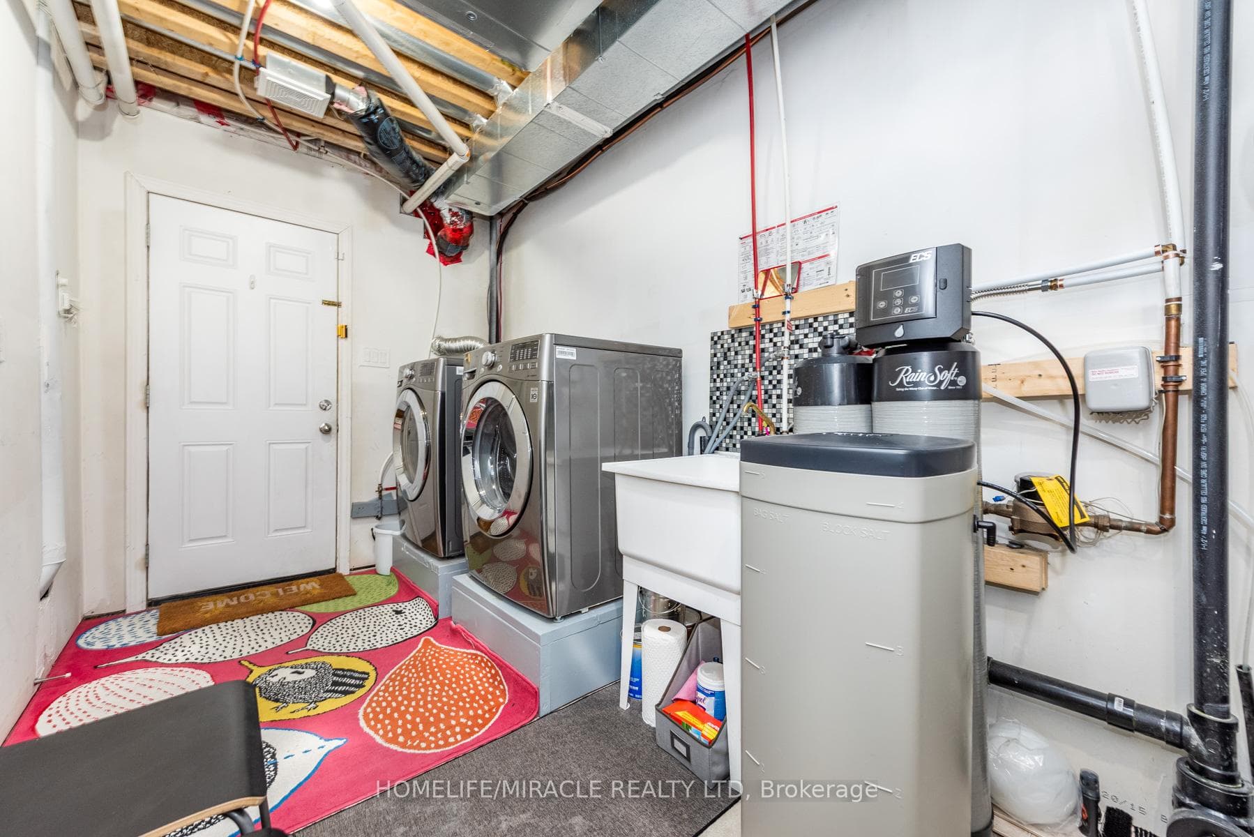 84 Rockman Crescent photo 33