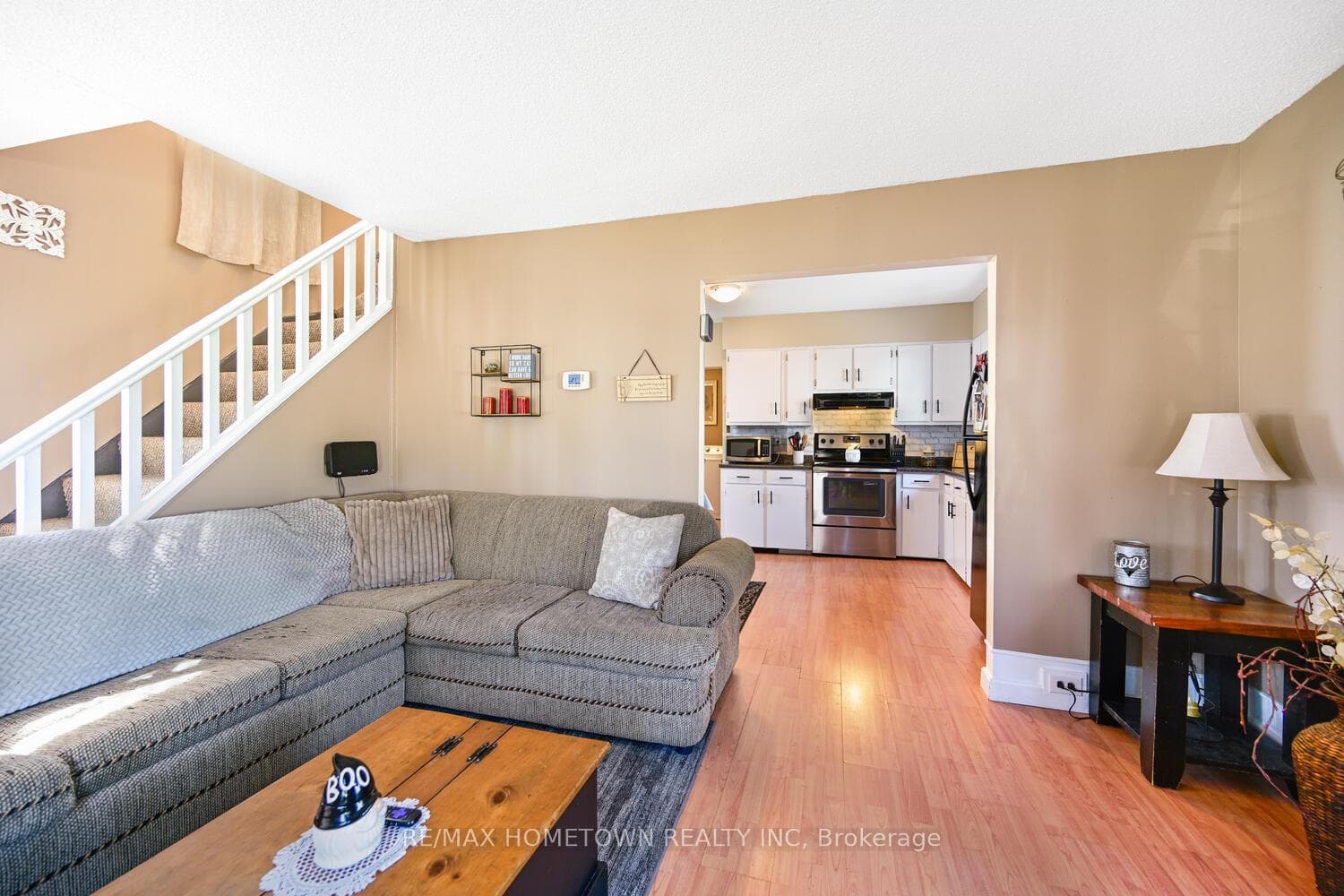 538 Middle Street photo 9