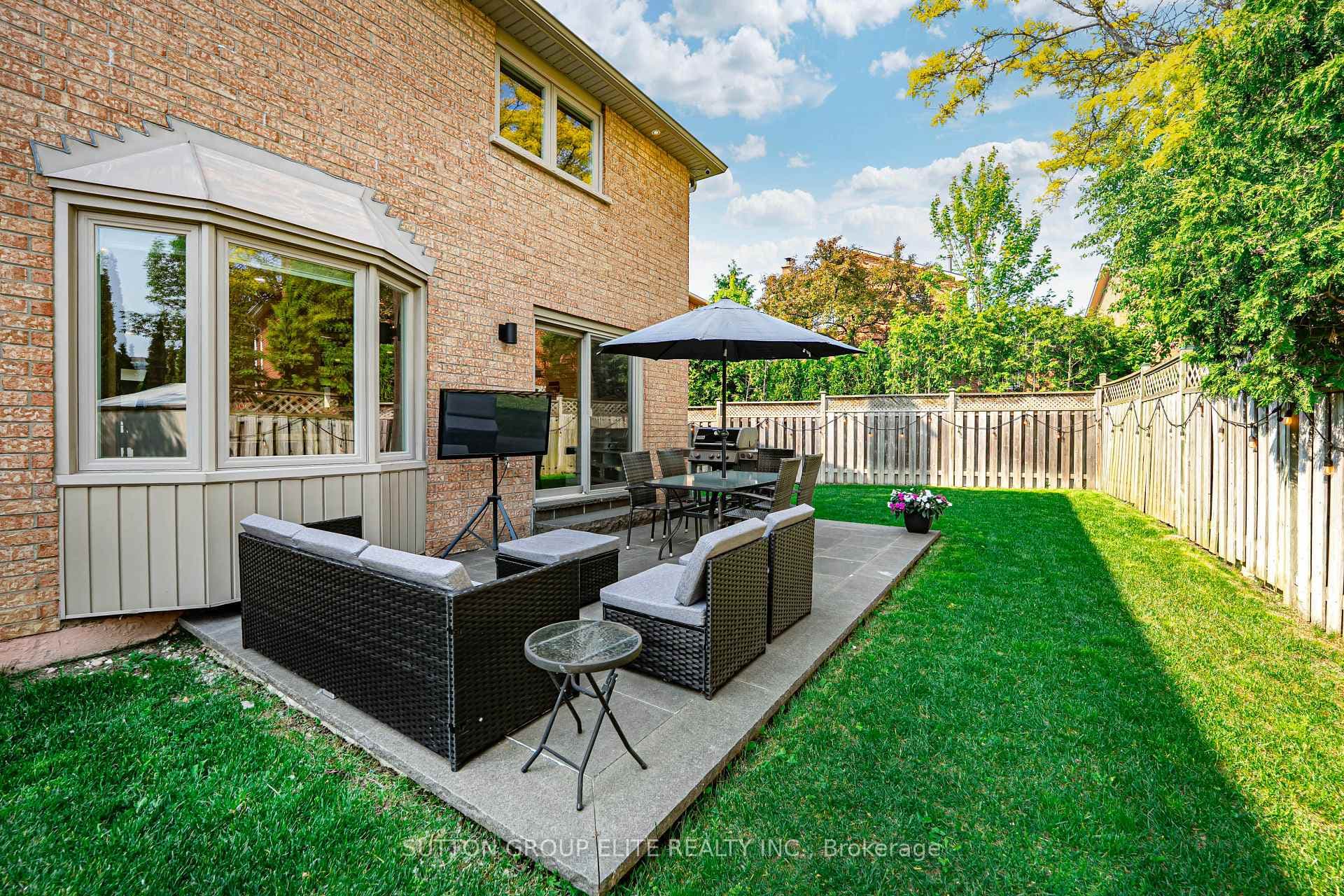298 Fredericksburg Court photo 41