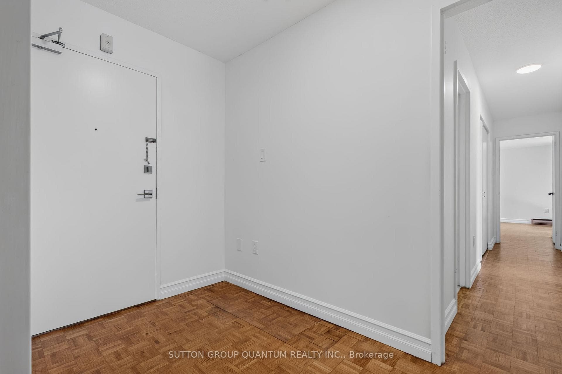 965 Inverhouse Drive Unit 504 photo 4