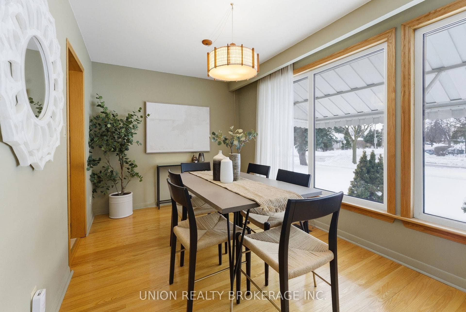 107 Silverstone Drive photo 8