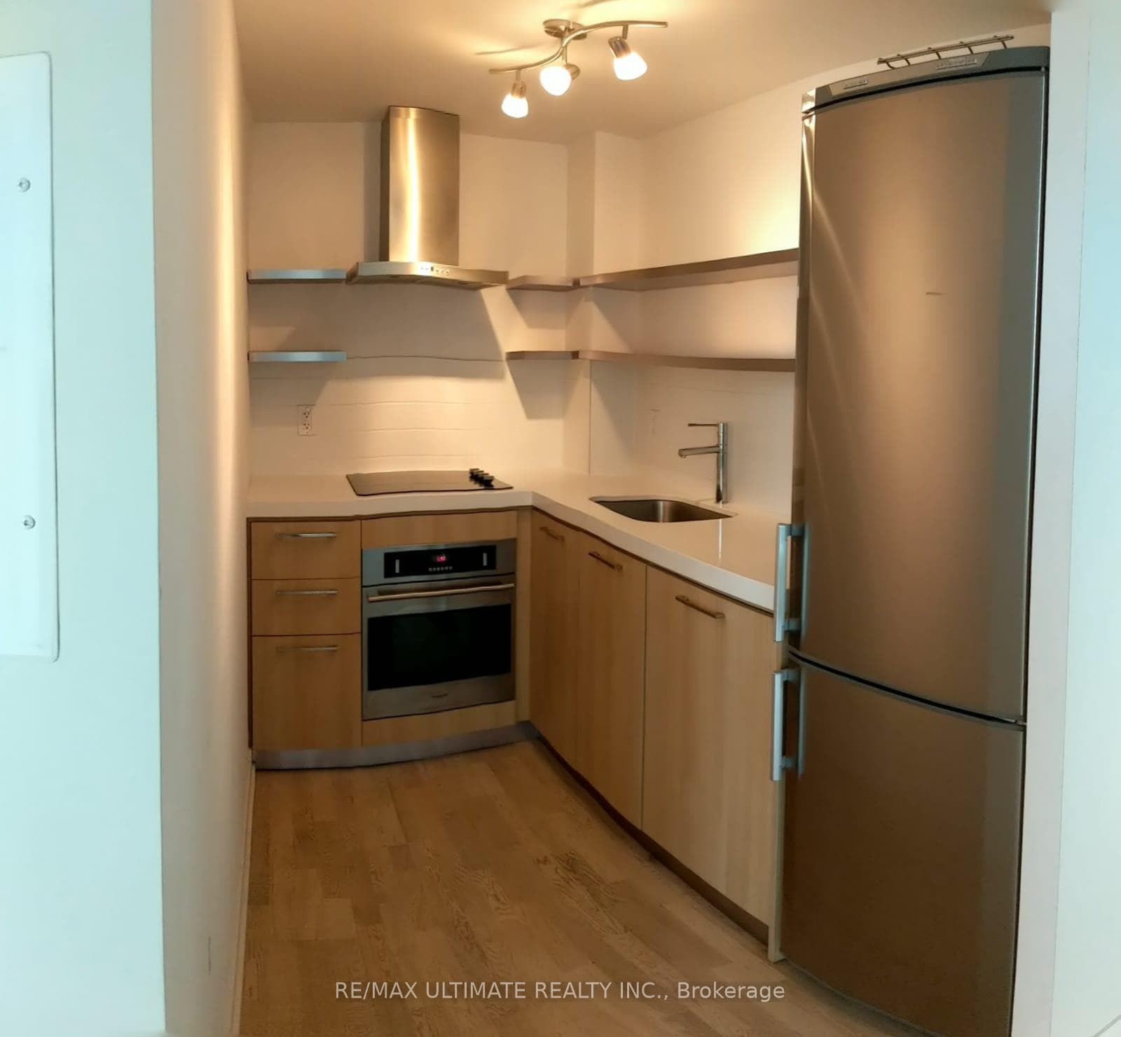 560 King Street Unit 604 photo 10