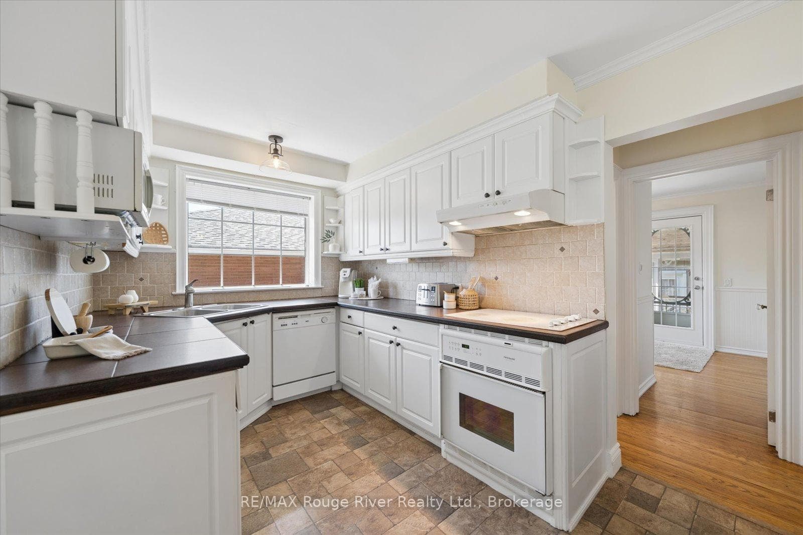 702 Gilbert Street photo 16