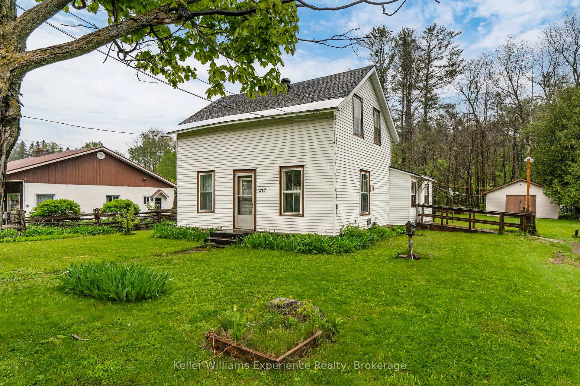 227 Fox Street photo 1