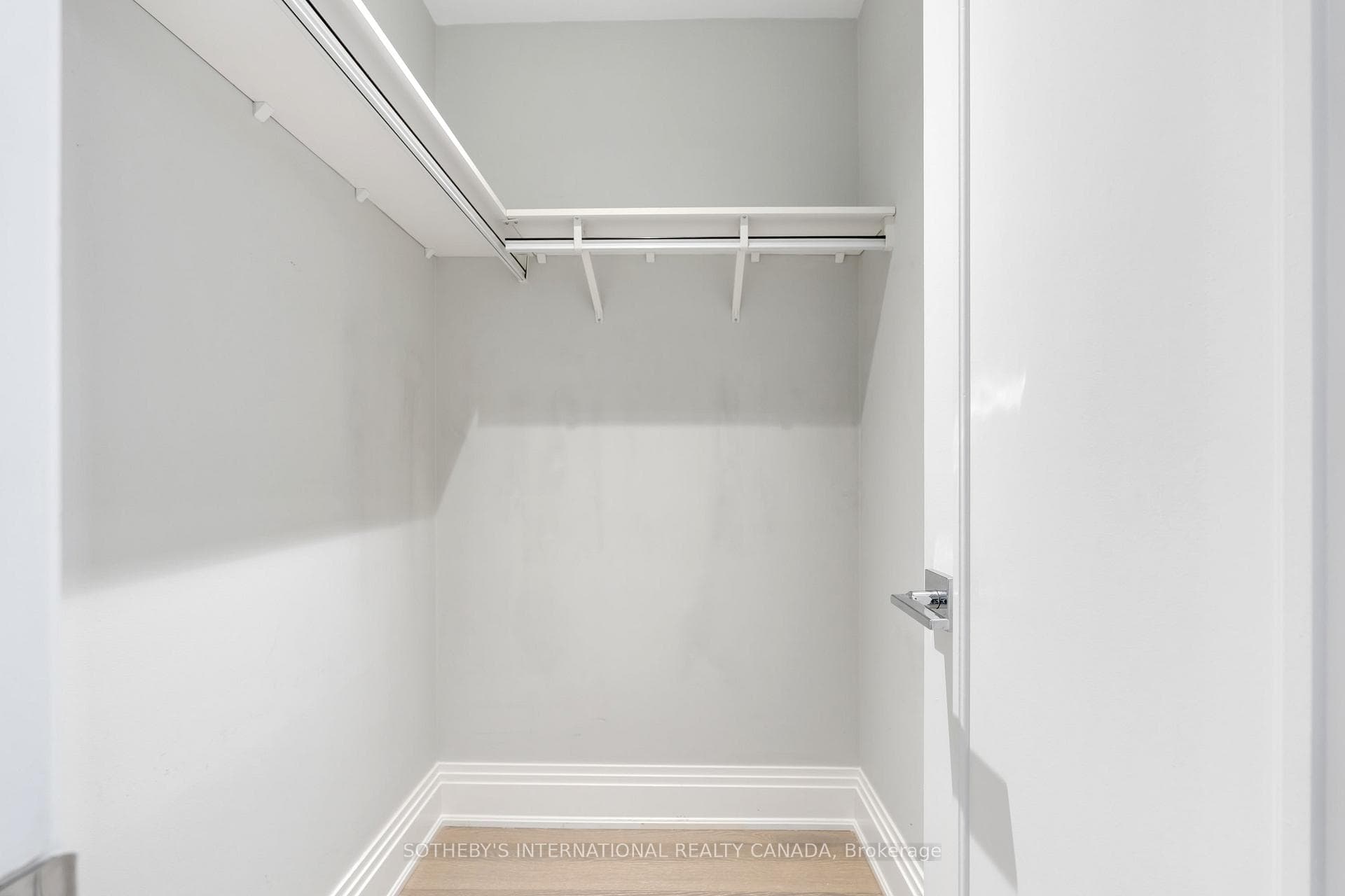99 Avenue Road Unit 207 photo 12