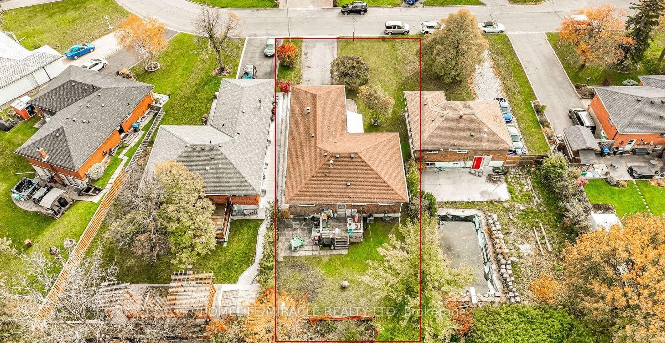 61 Deerfield Crescent photo 29