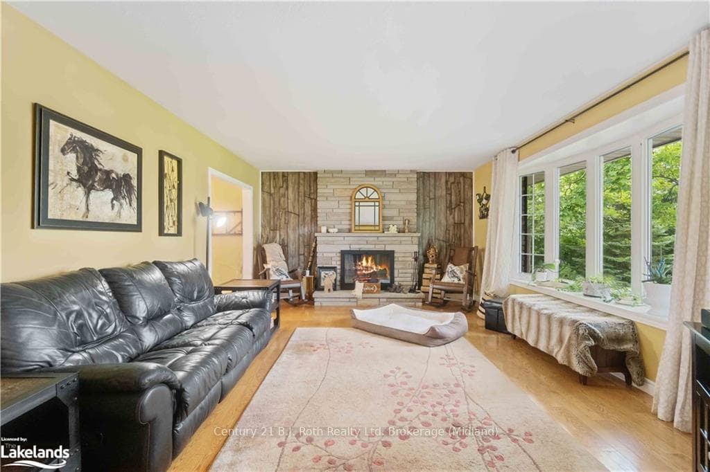 583 LYONS CREEK Road photo 4