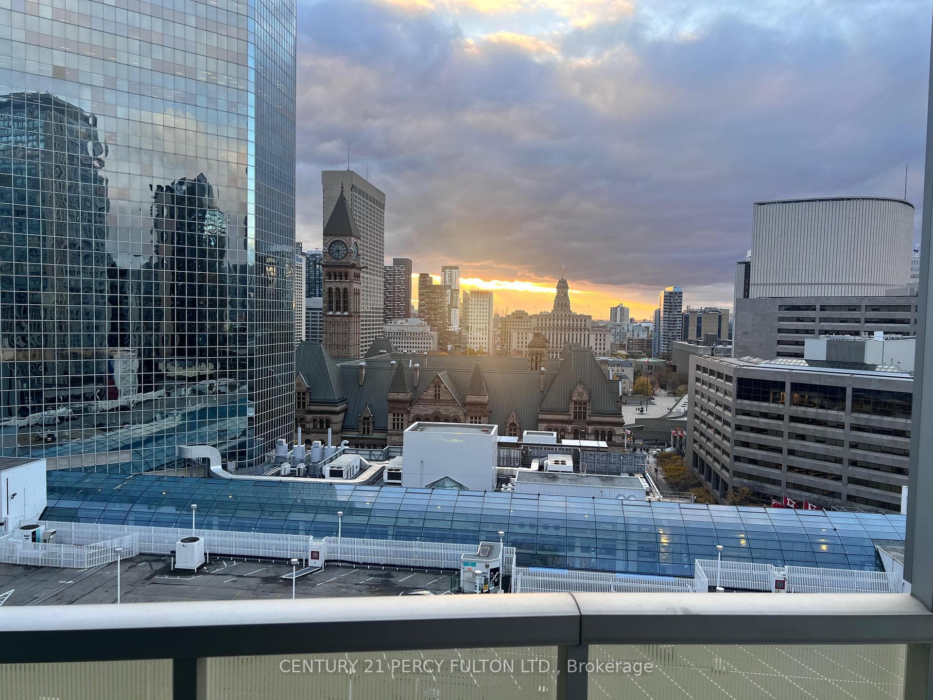 197 Yonge Street Unit 1312 photo 5