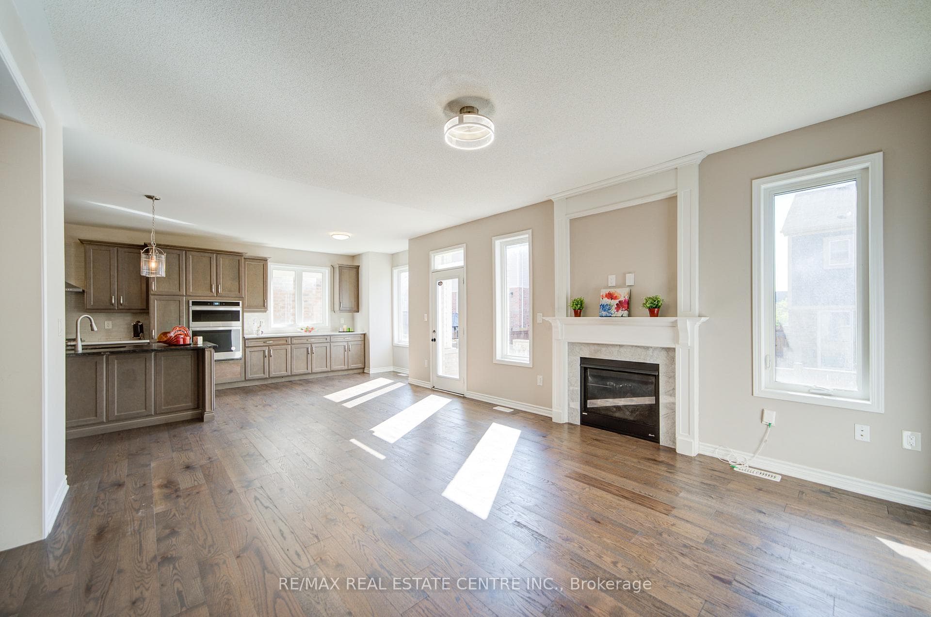 240 Chilver Heights photo 22