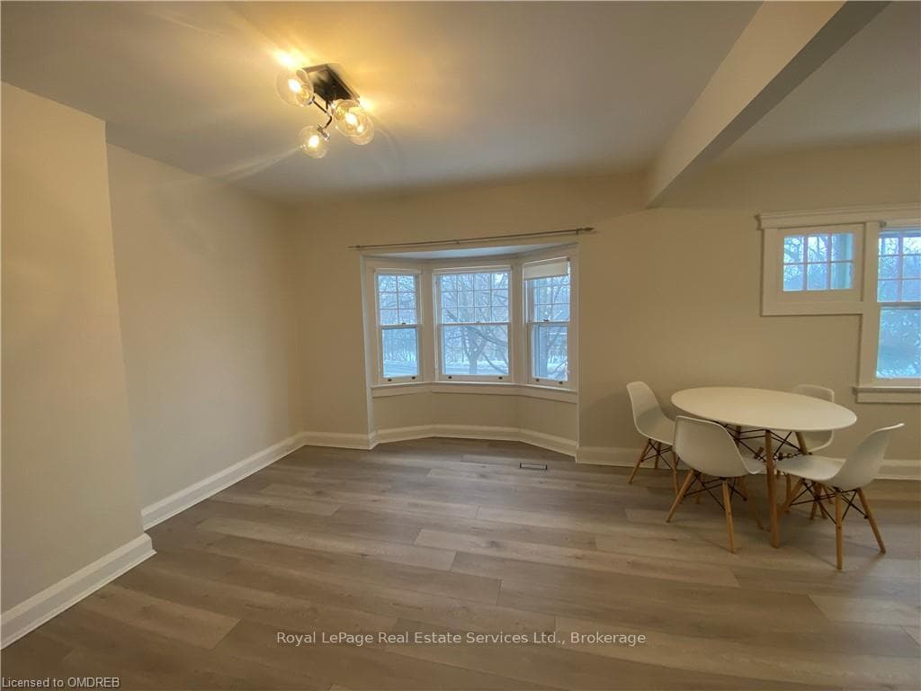 225 TRAFALGAR Road Unit 2 photo 6