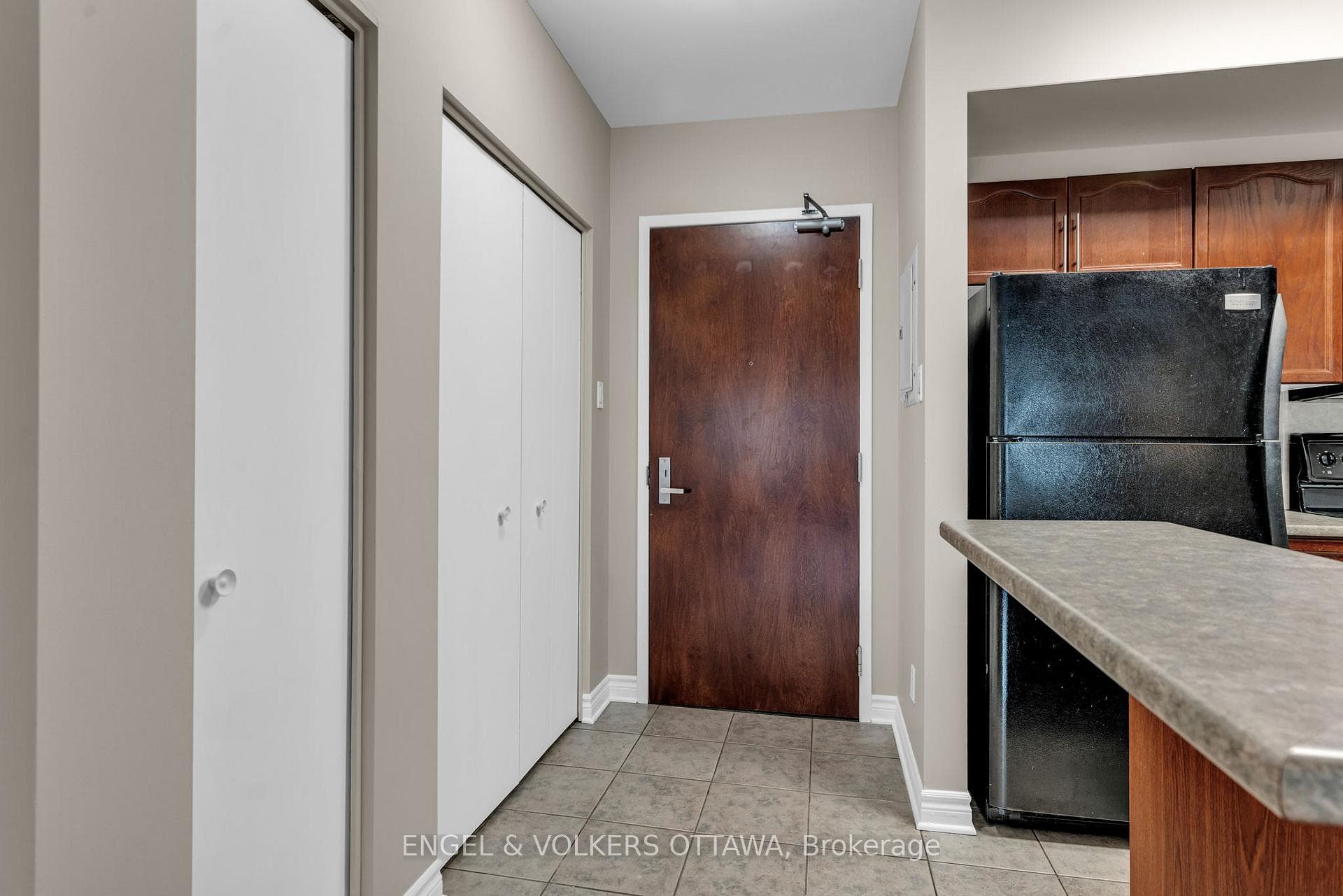 200 Rideau Street Unit 407 photo 4