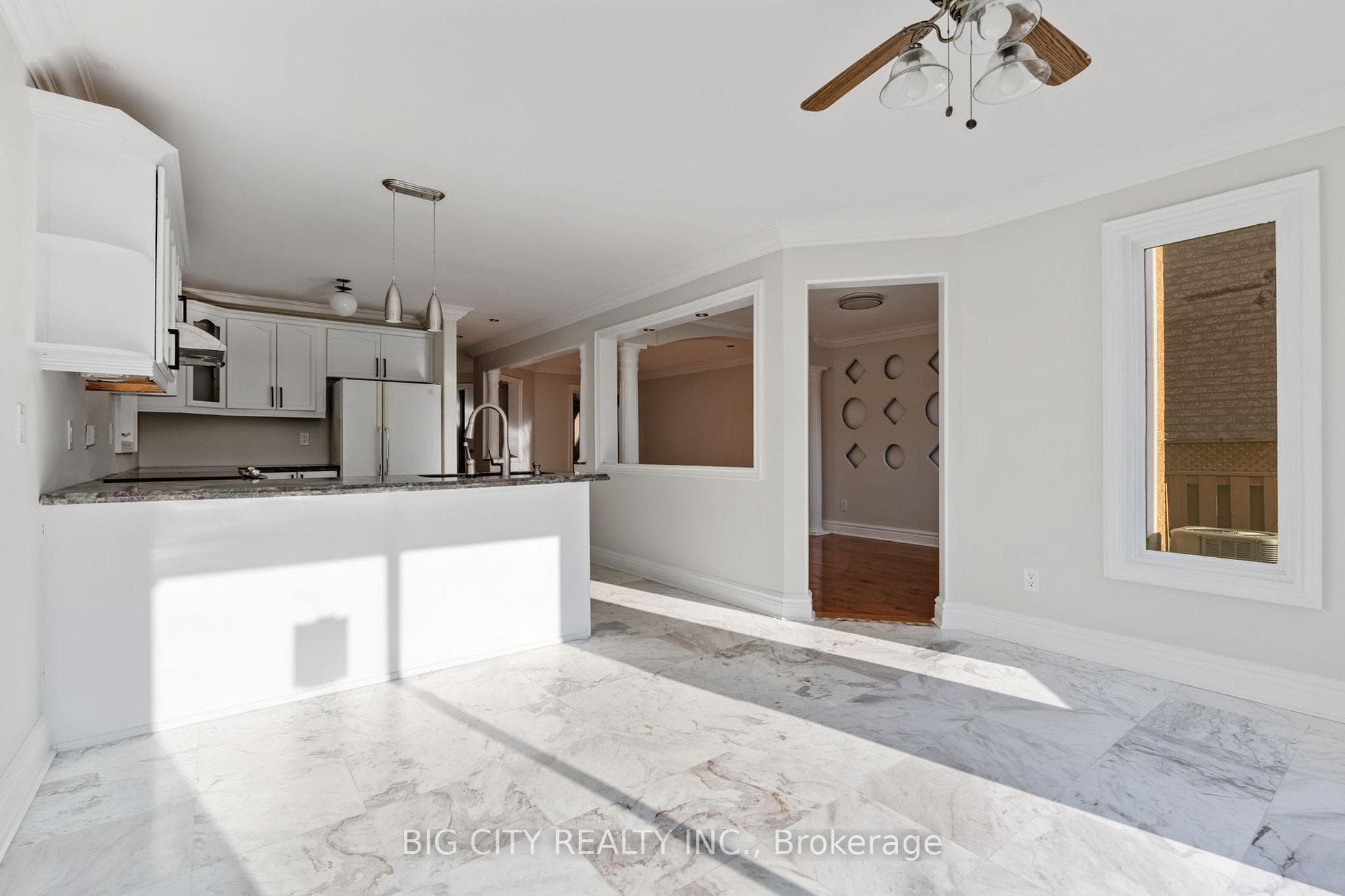 828 Cardington Street photo 12